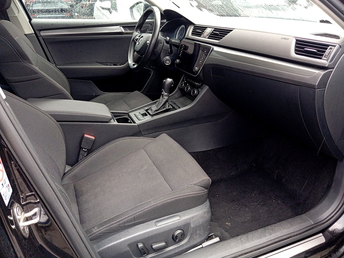 Superb Combi 1.5 TSI ACT Style OPF Navi Sitzheiz