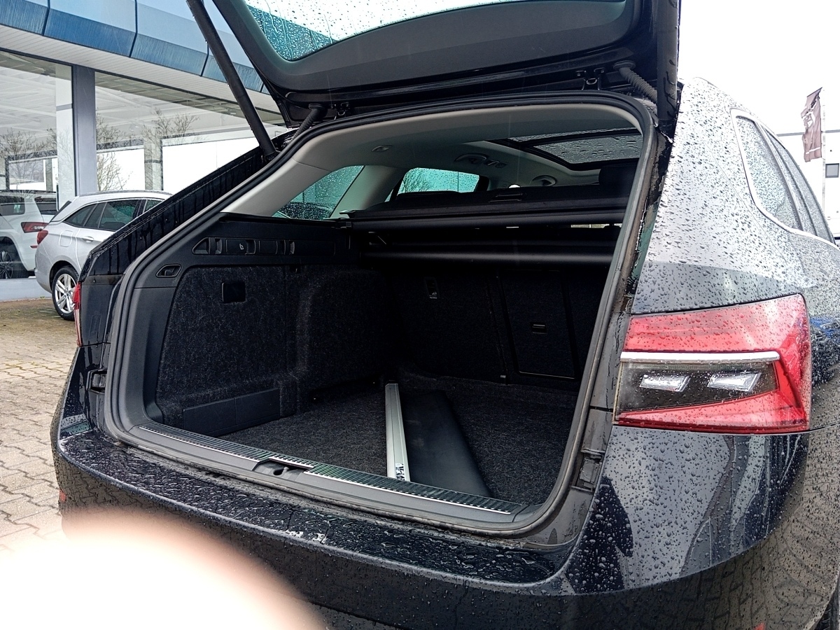 Superb Combi 1.5 TSI ACT Style OPF Navi Sitzheiz