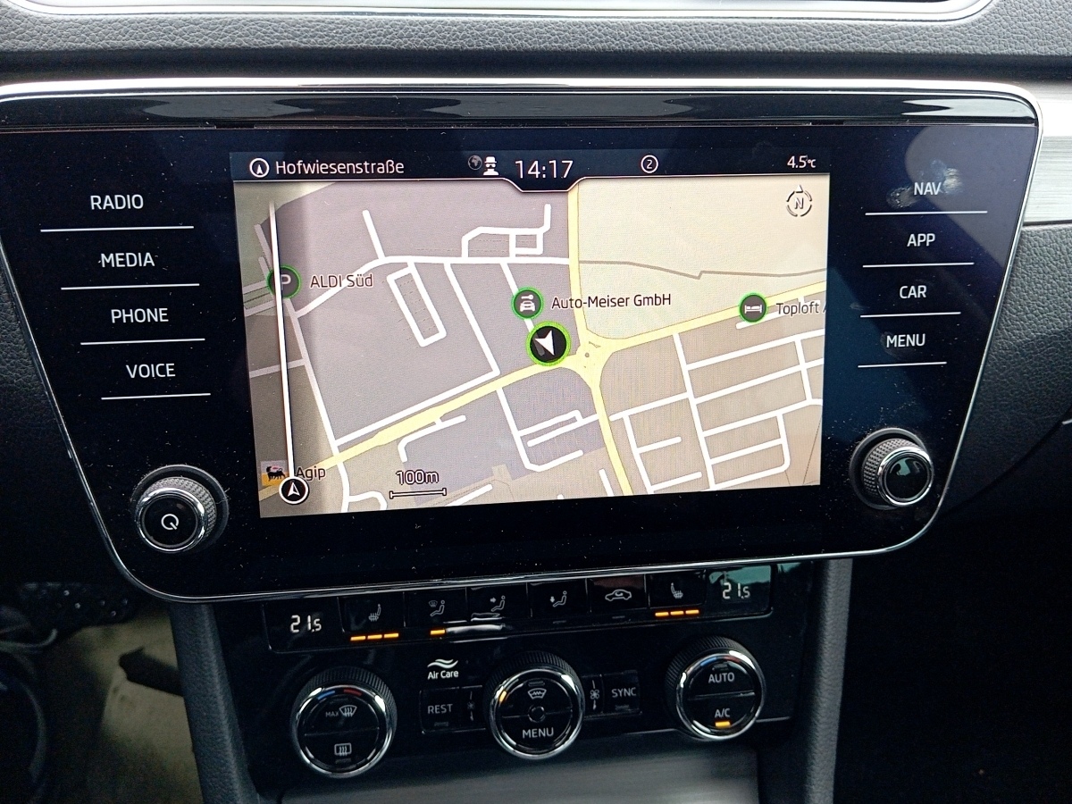 Superb Combi 1.5 TSI ACT Style OPF Navi Sitzheiz