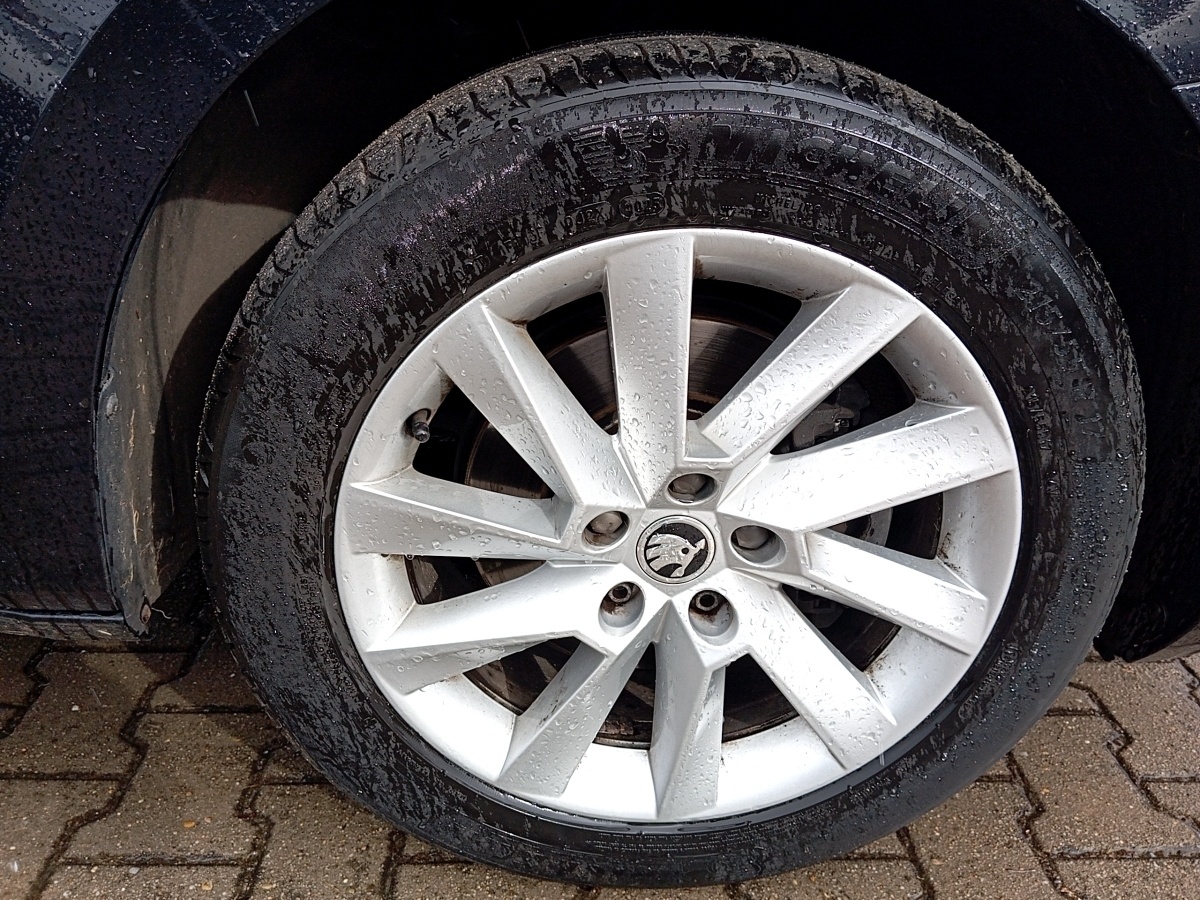 Superb Combi 1.5 TSI ACT Style OPF Navi Sitzheiz