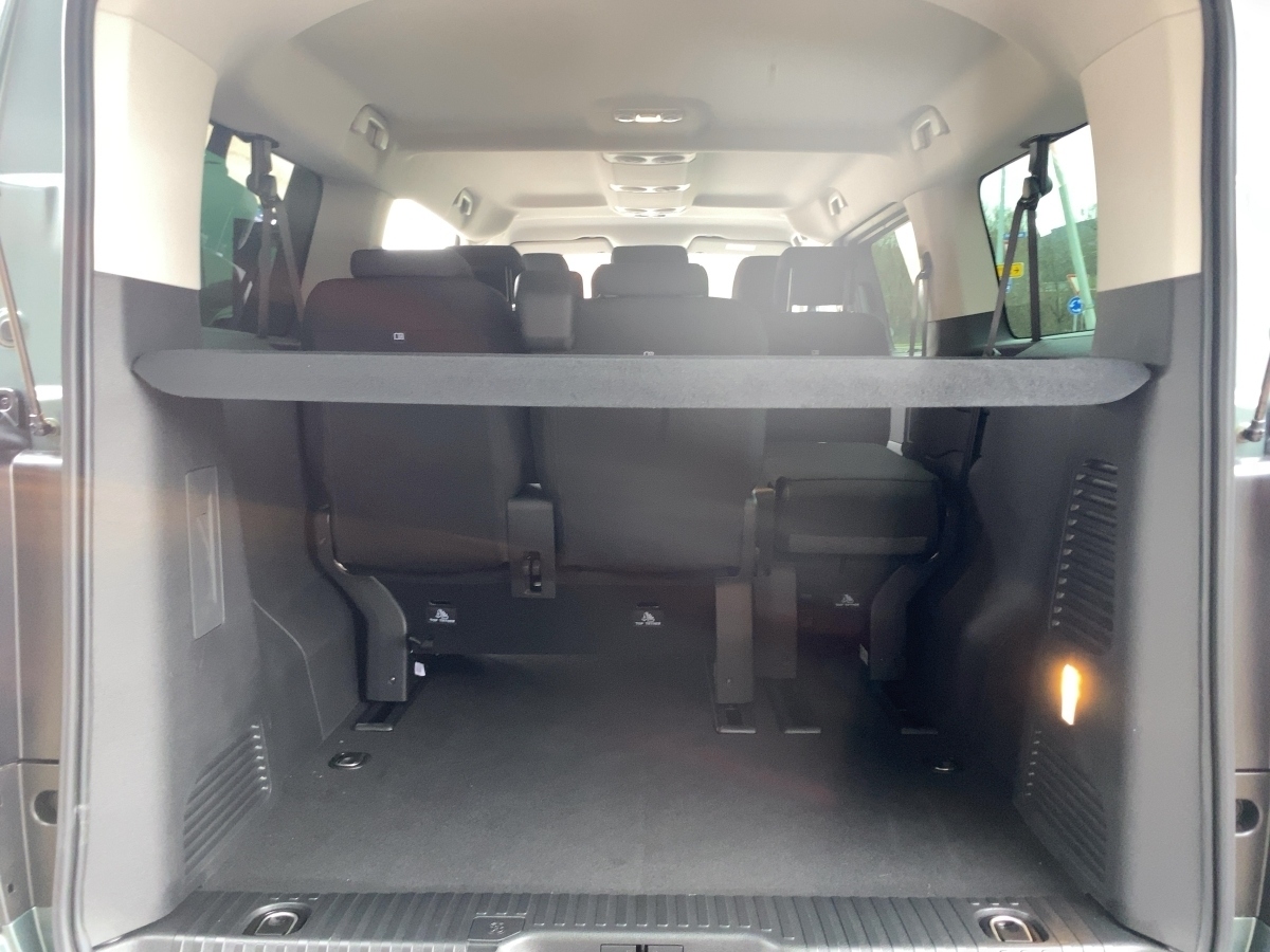 SpaceTourer 2.0 BlueHDi 180 Plus XL 8-Sitzer