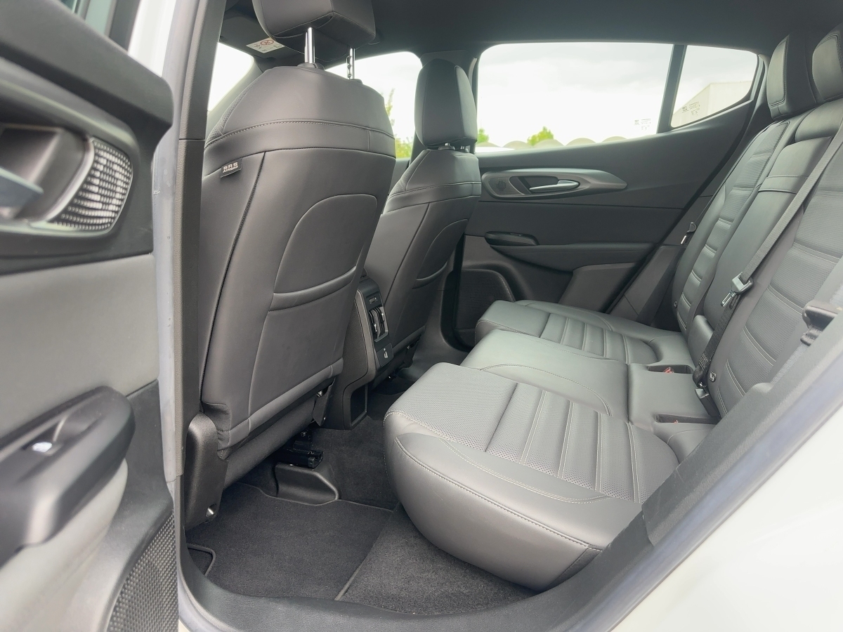 500X 1.5 Mild-Hybrid Basis Dolcevita 4x2