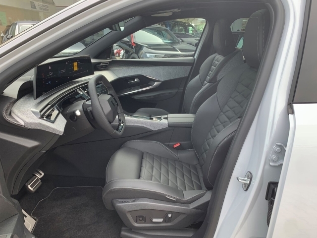 3008 Elektromotor 210 GT, Rückfahrkamera, Navi,