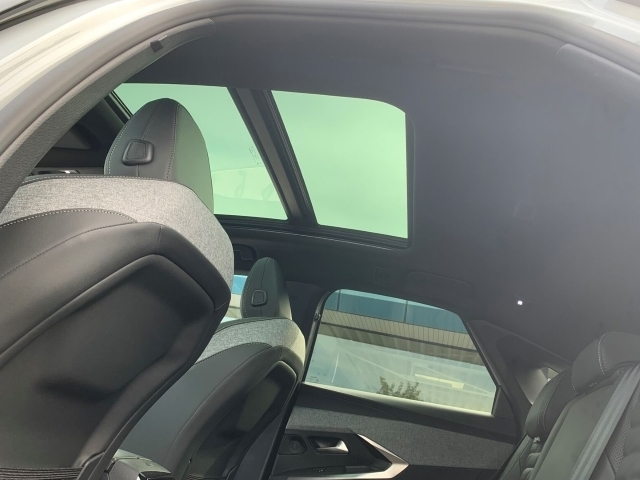 3008 Elektromotor 210 GT, Rückfahrkamera, Navi,