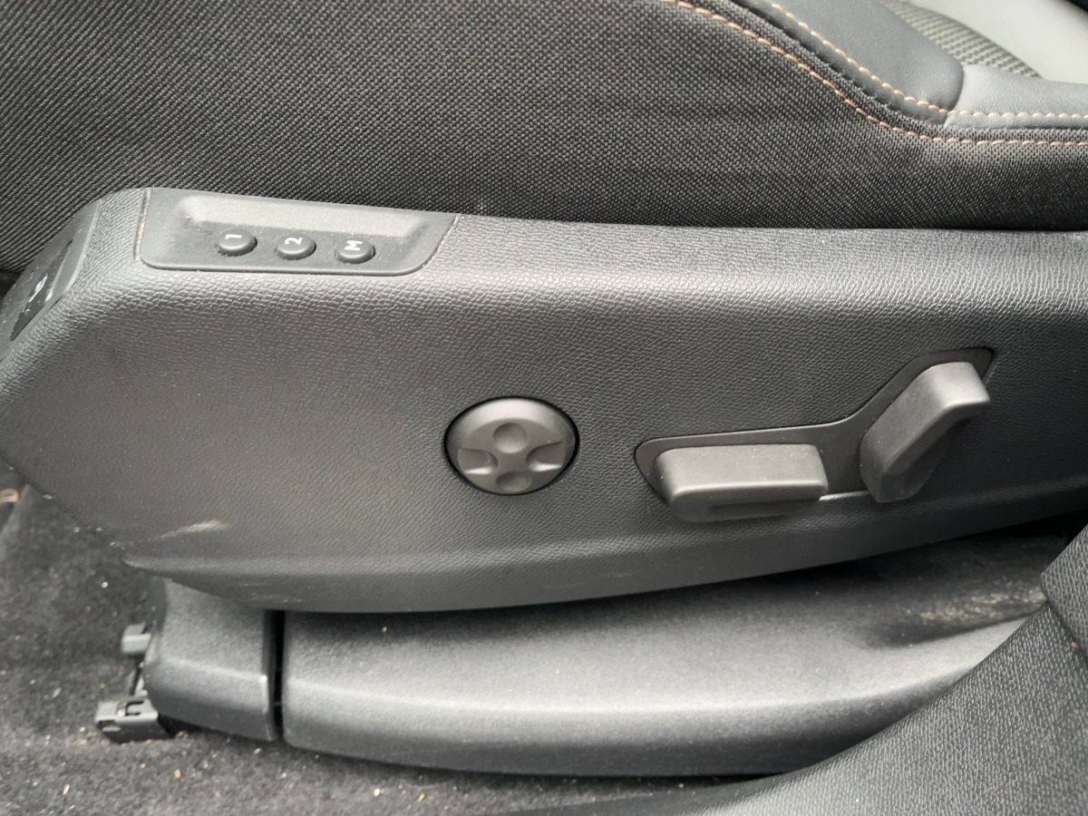 C5 Aircross PHEV 225 Shine Pack