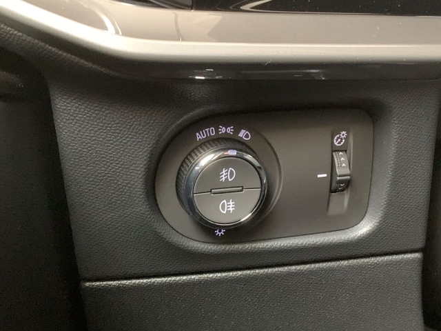 Corsa  F GS Line Elektro Navigationssystem