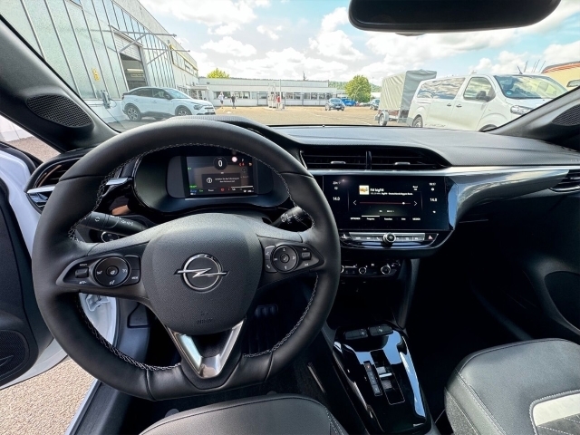 Corsa  F Ultimate Elektro Navigationssystem