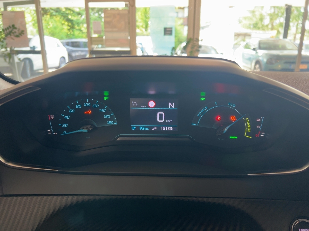 208 (e-) 136 Active