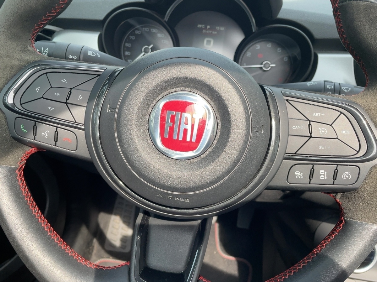 500 1.0 Mild Hybrid Red Einparkhilfe