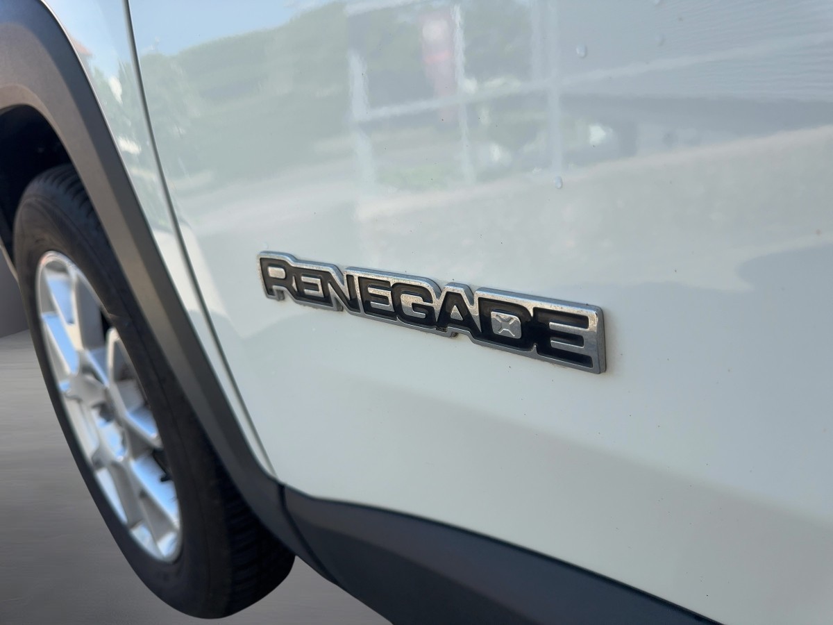 Renegade Plug in Hybrid Apple CarPlay