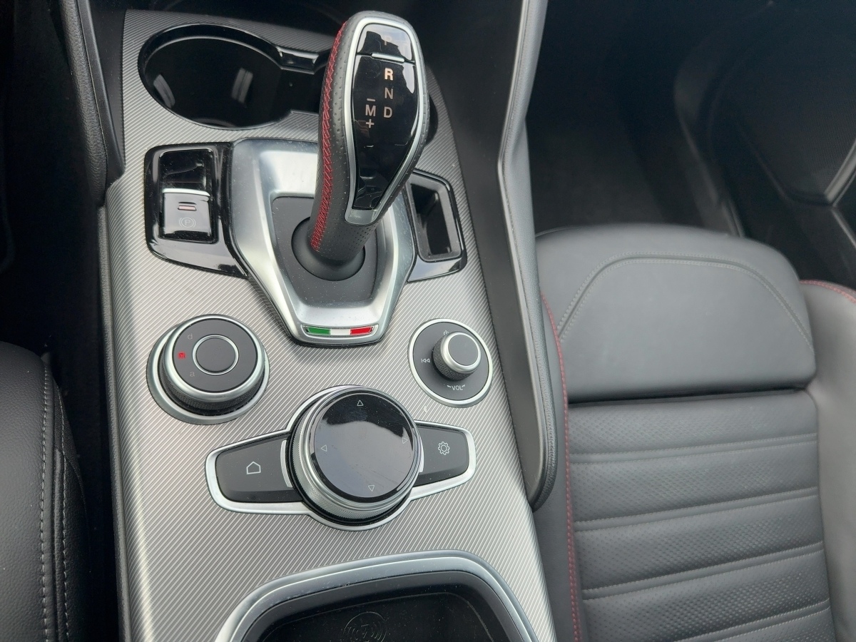 Stelvio 2.2 JTDM Competizione Q4 (EURO 6d)