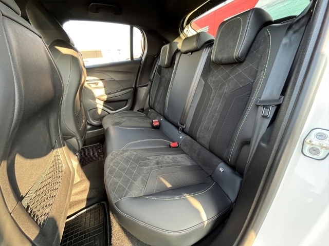 208 GT Pack, Rückfahrkamera, Navi