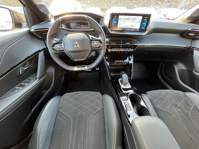 208 GT Pack, Rückfahrkamera, Navi