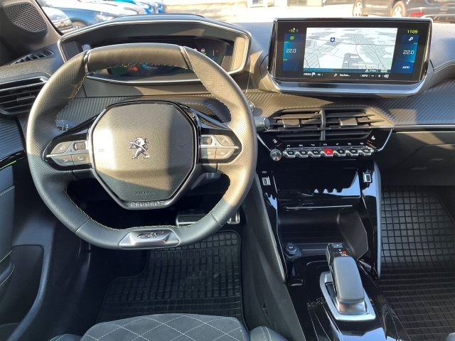 208 GT Pack, Rückfahrkamera, Navi