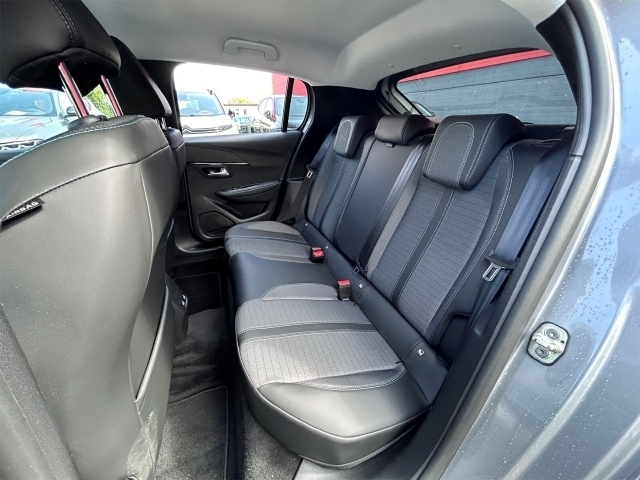 208 GT Pack, Rückfahrkamera, Navi