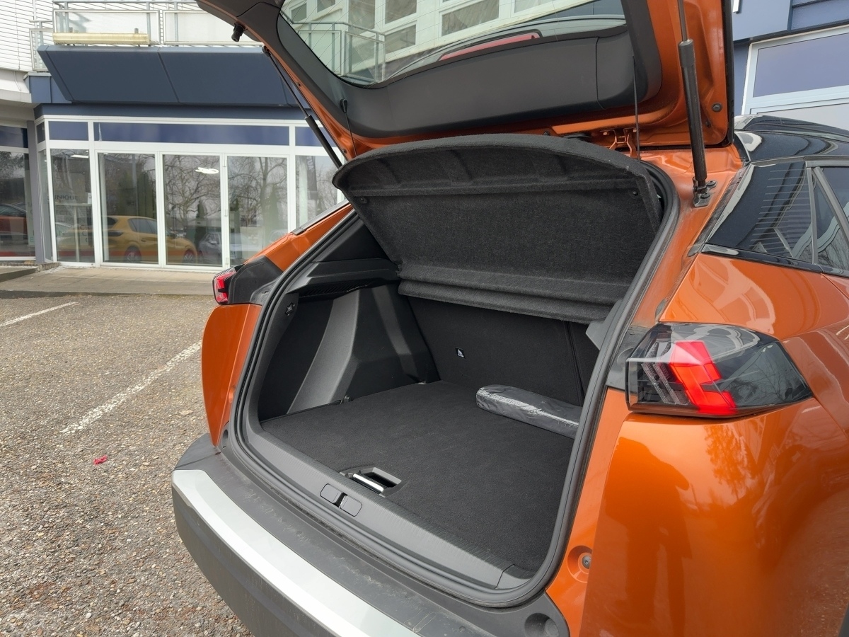 e-208 GT Panoramadach Navi