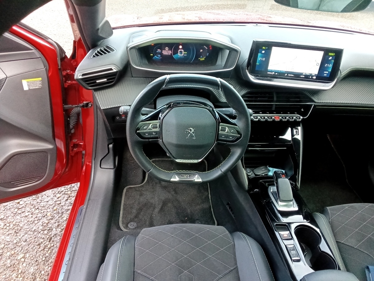 e-208 GT Panoramadach Navi