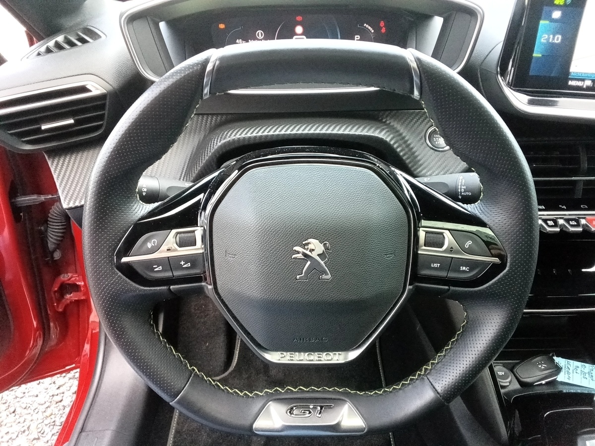 e-208 GT Panoramadach Navi