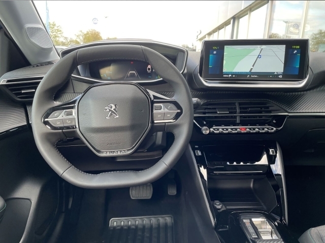 208 Neuer e-GT 156 Panoramadach Navi