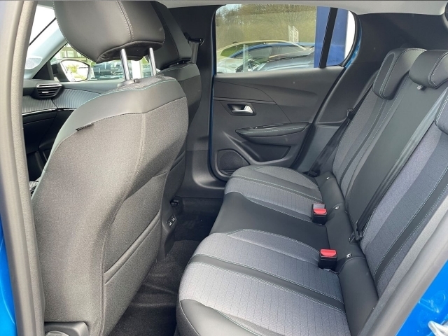 208 Neuer e-GT 156 Panoramadach Navi