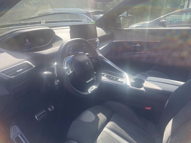 3008 Hybrid 225