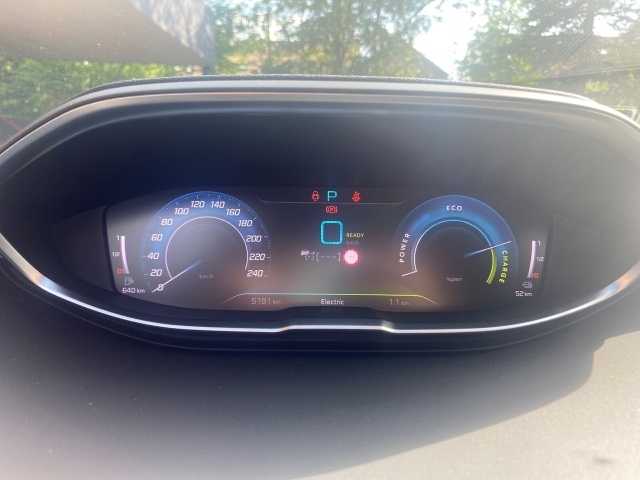 3008 Hybrid 225