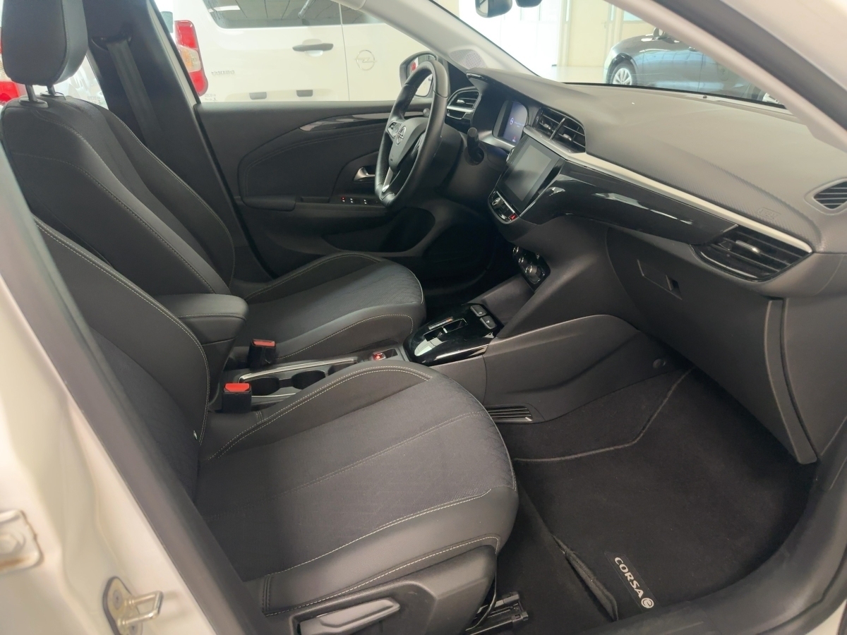 Corsa F e Elegance