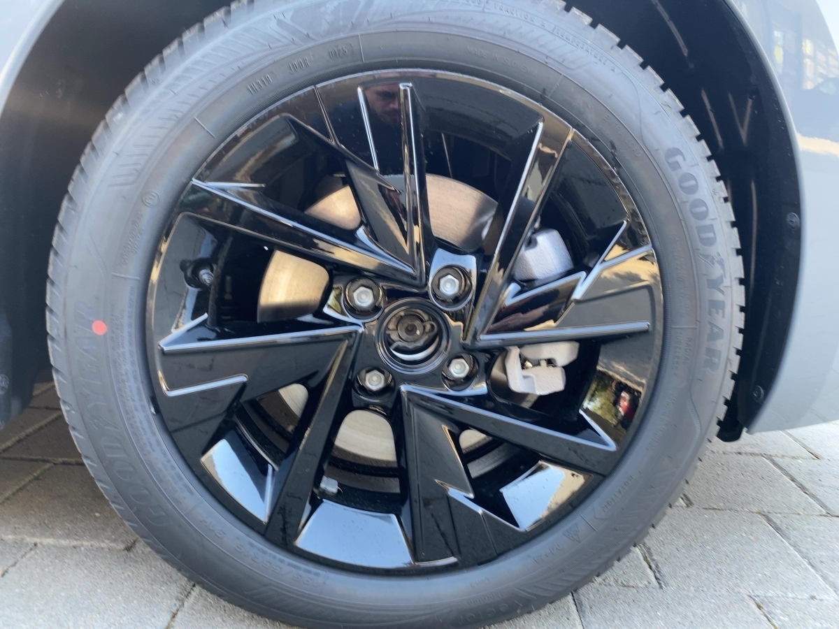 Corsa F e GS Line