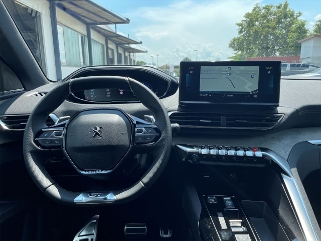 3008 Hybrid 225