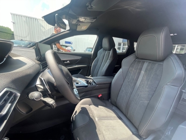3008 Hybrid 225
