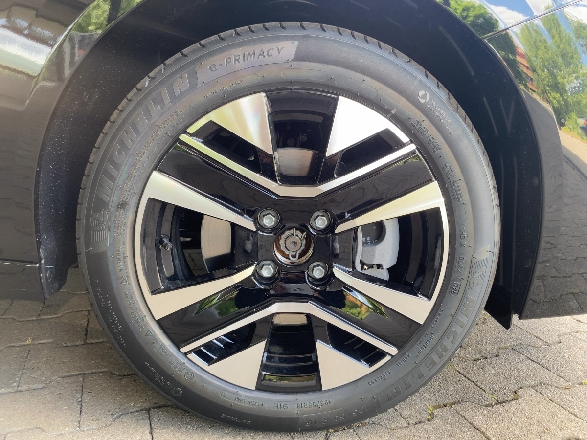 208 1.2 PureTech 100 Allure (EURO 6e)