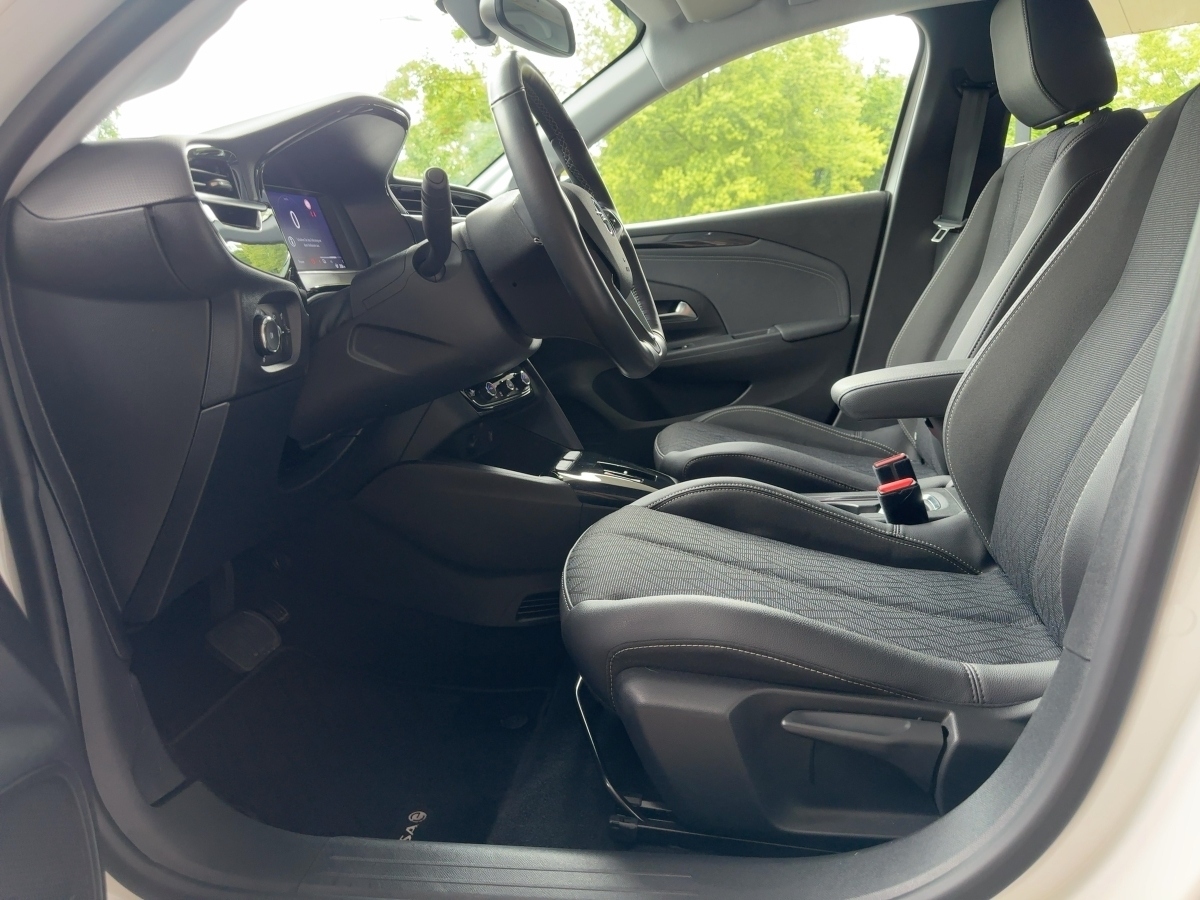 Corsa F e Elegance