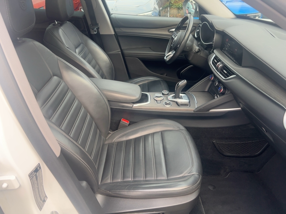 Stelvio 2.2 JTDM Lusso Ti Q4