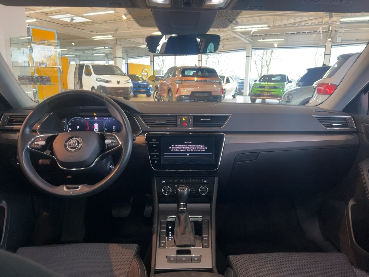 Superb Combi 2.0 TDI Style, AHK, Memory, Pano
