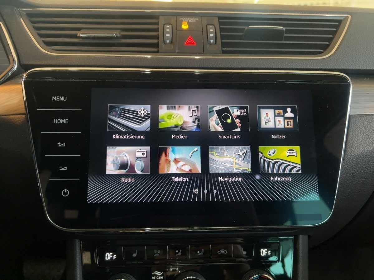 Superb Combi 2.0 TDI Style, AHK, Memory, Pano