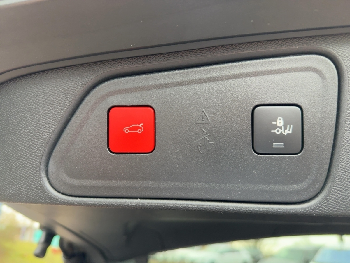 3008  GT Hybrid Navigationssystem