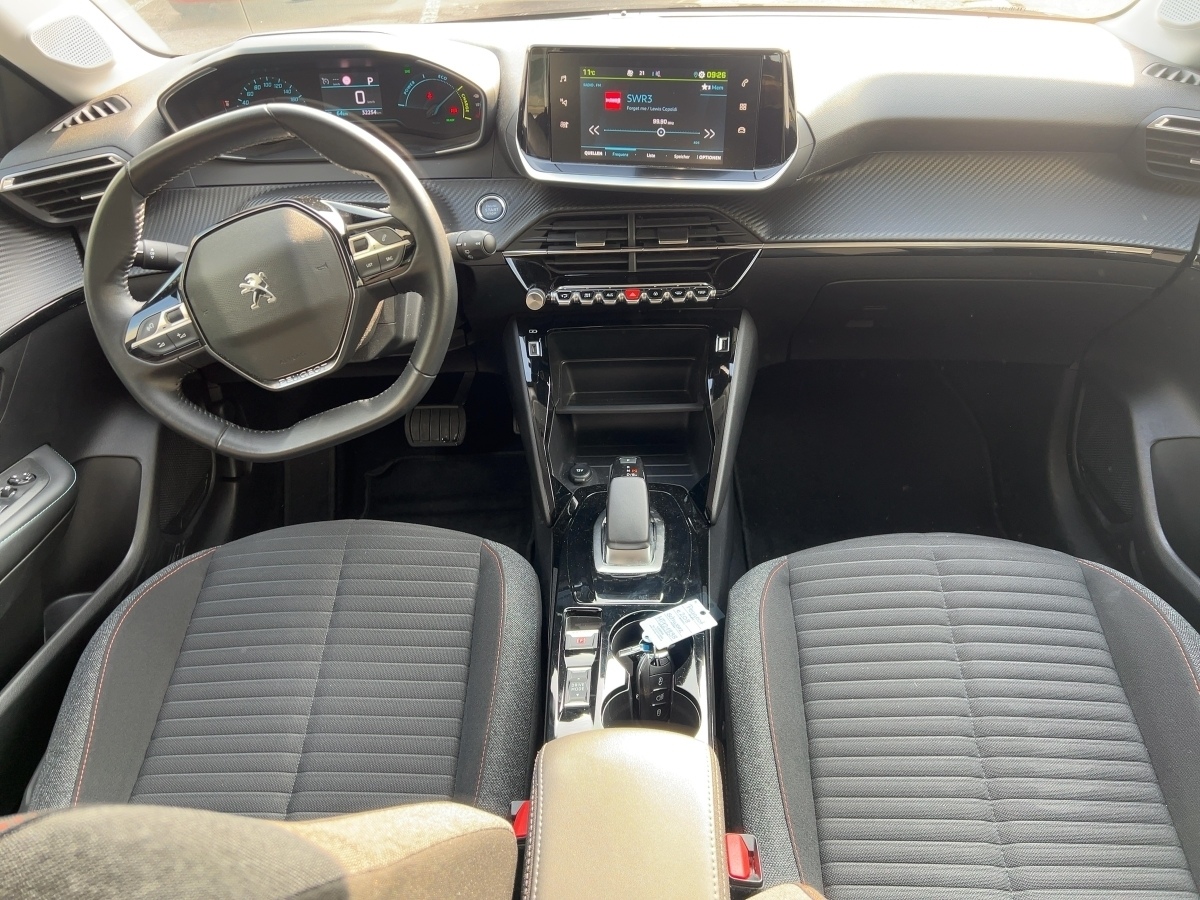 208 (e-) 136 Active Pack
