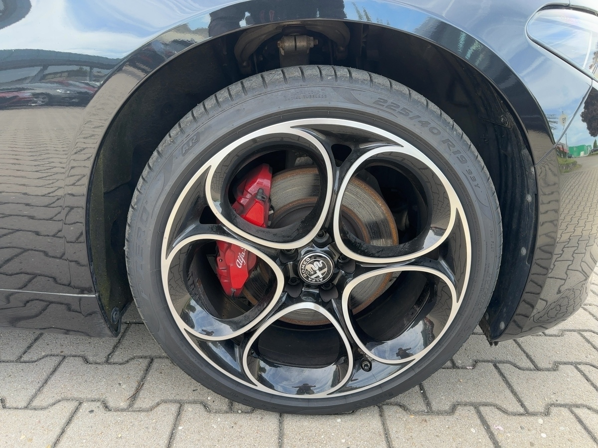 Giulia 2.0 Turbo 16V Competizione Q4 (EURO 6d)