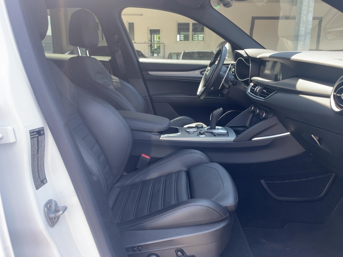 Stelvio 2.0 Turbo 16V Veloce Q4 (EURO 6d)