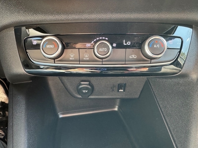 Corsa  F Ultimate Elektro Navigationssystem