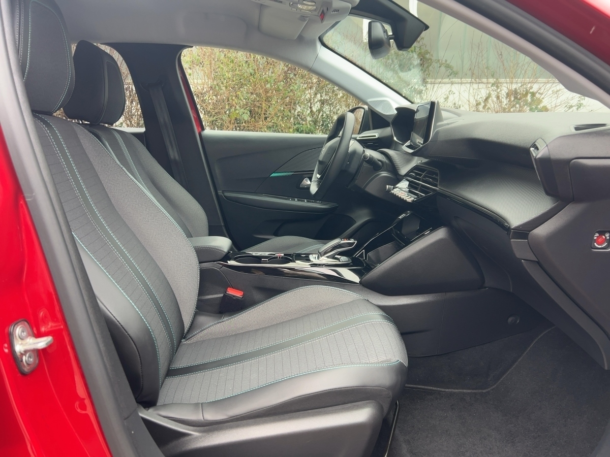 208 Allure Navi Kamera Sitzheizung