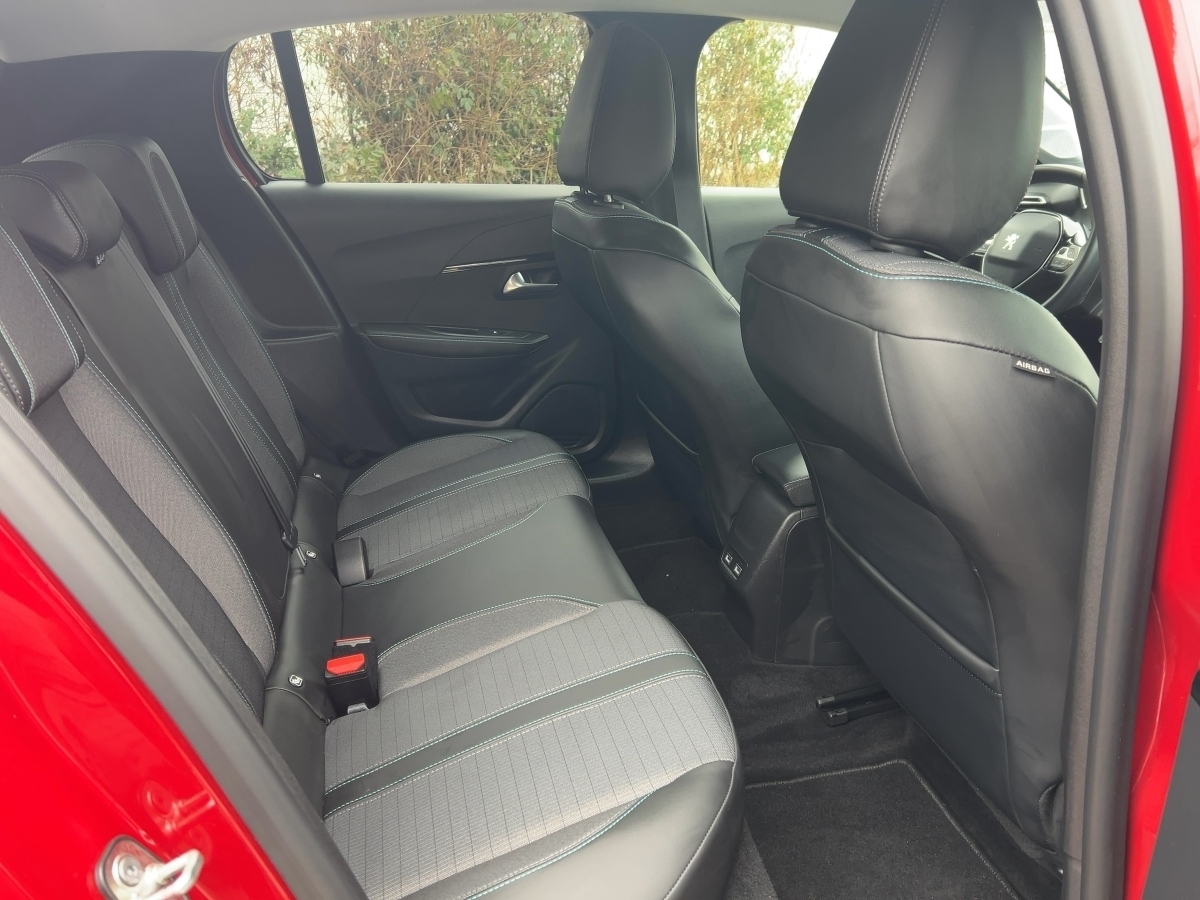 208 Allure Navi Kamera Sitzheizung