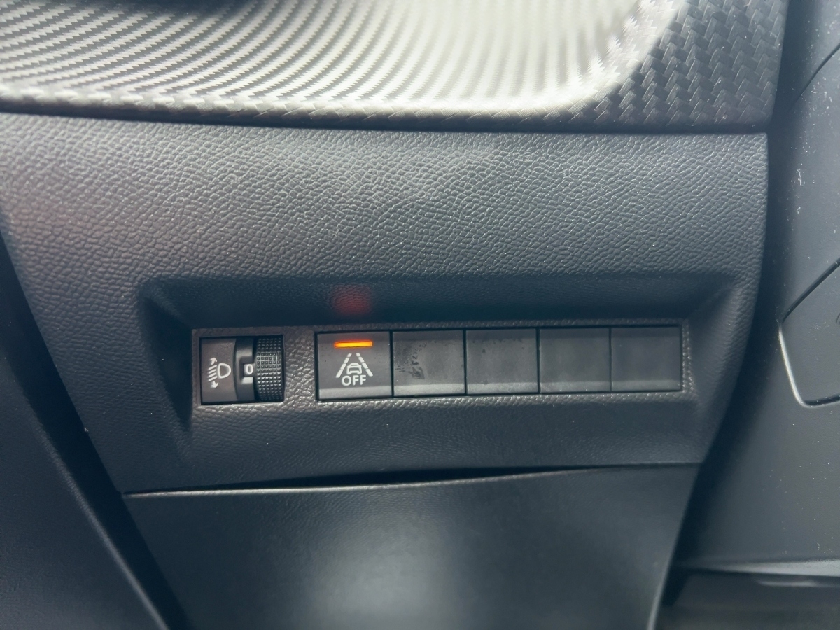 208 Allure Navi Kamera Sitzheizung