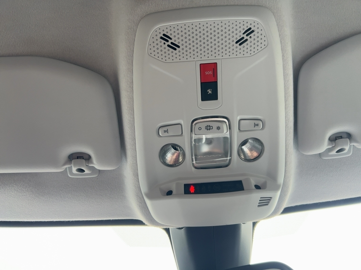 208 Allure Navi Kamera Sitzheizung