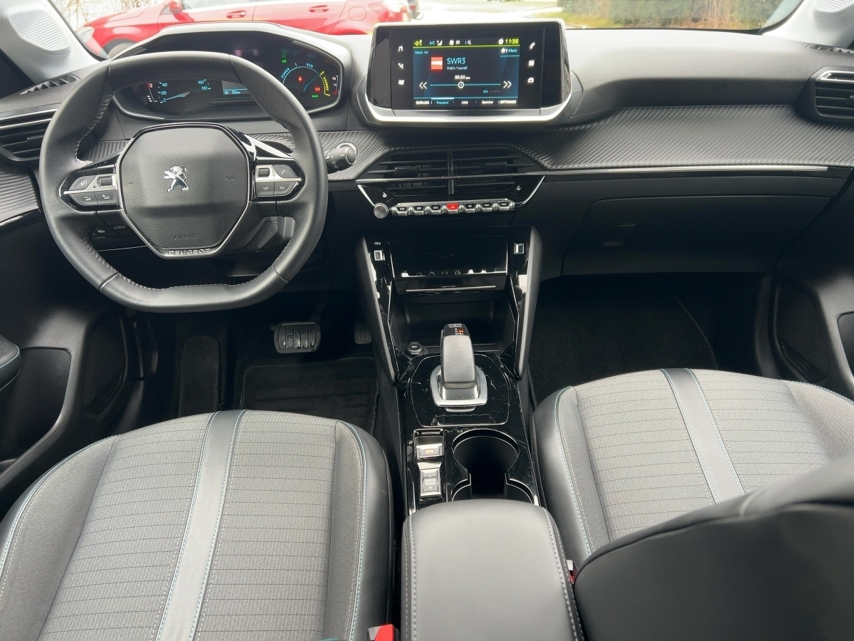 208 Allure Navi Kamera Sitzheizung