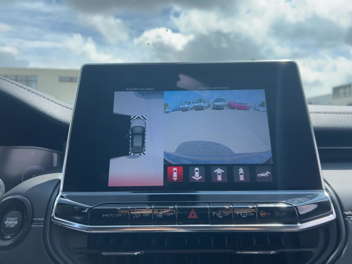 e-208 136 Active Pack Navi