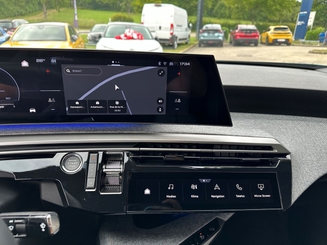 3008 1.2 Hybrid 136 Allure Navi Kamera Sitzheizu