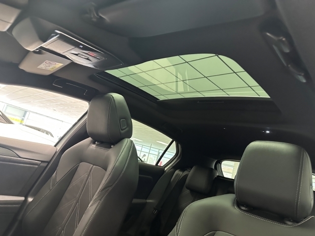 3008 1.2 Hybrid 136 GT