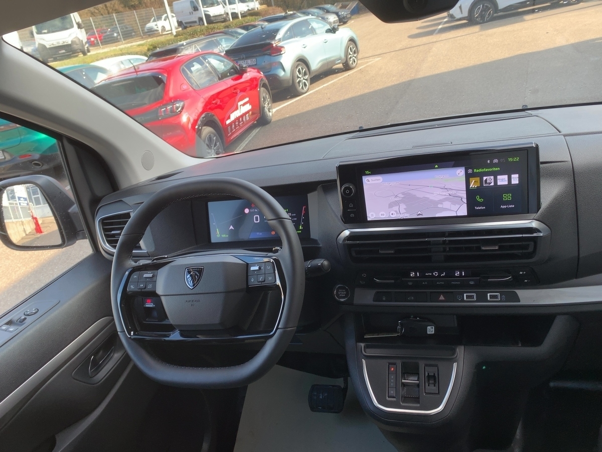 3008 1.2 Hybrid 136 GT