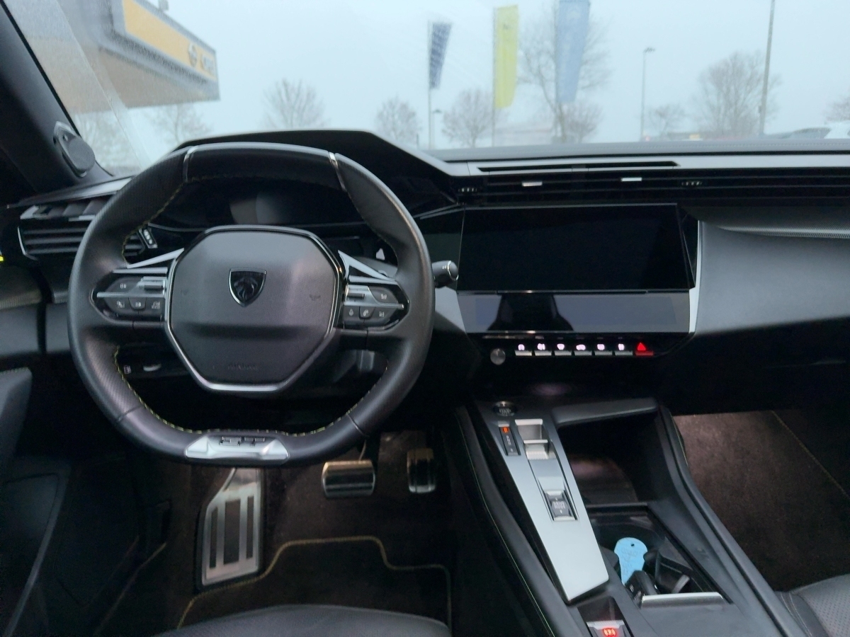 308 Hybrid 225 Panoramadach Navi